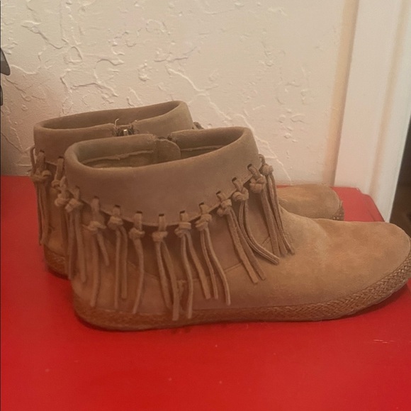 UGG Shoes - UGG Tan Suede Fringe Boots